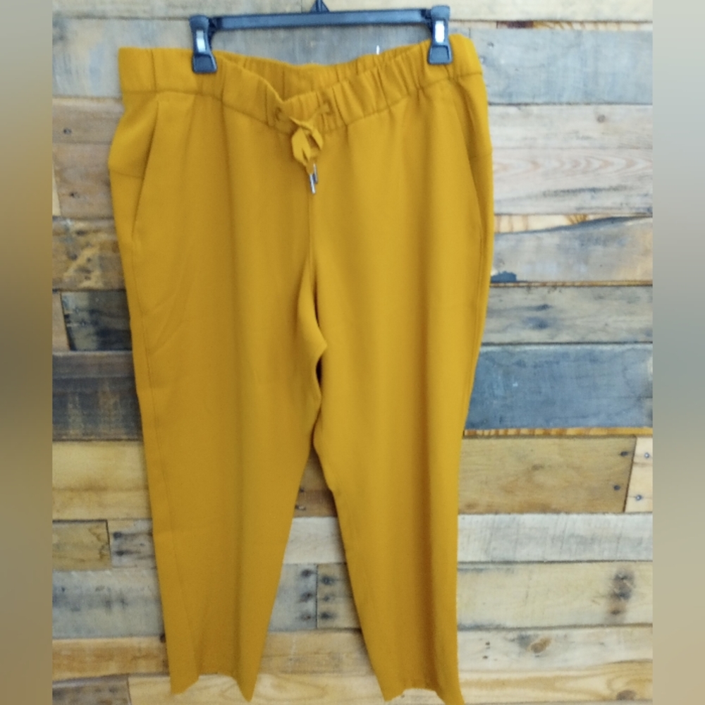 Lululemon mustard yellow pants 12